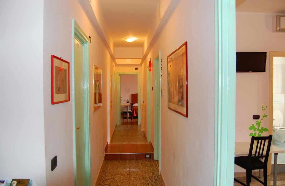 רומא Colosseo Suite Apartment מראה חיצוני תמונה