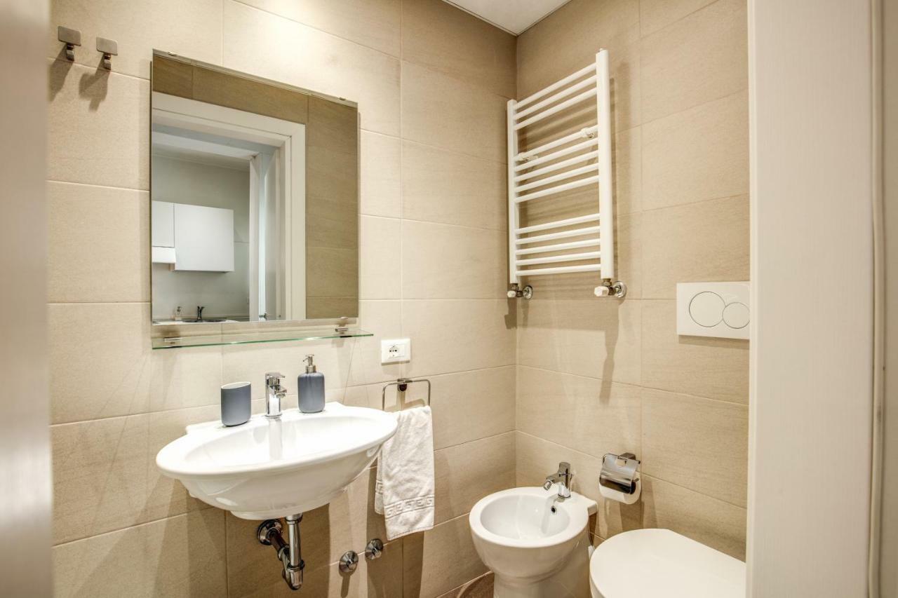 רומא Colosseo Suite Apartment מראה חיצוני תמונה