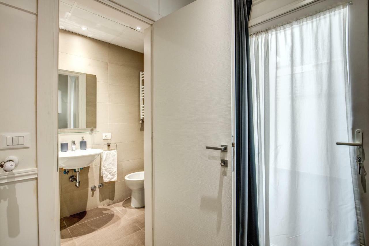 רומא Colosseo Suite Apartment מראה חיצוני תמונה